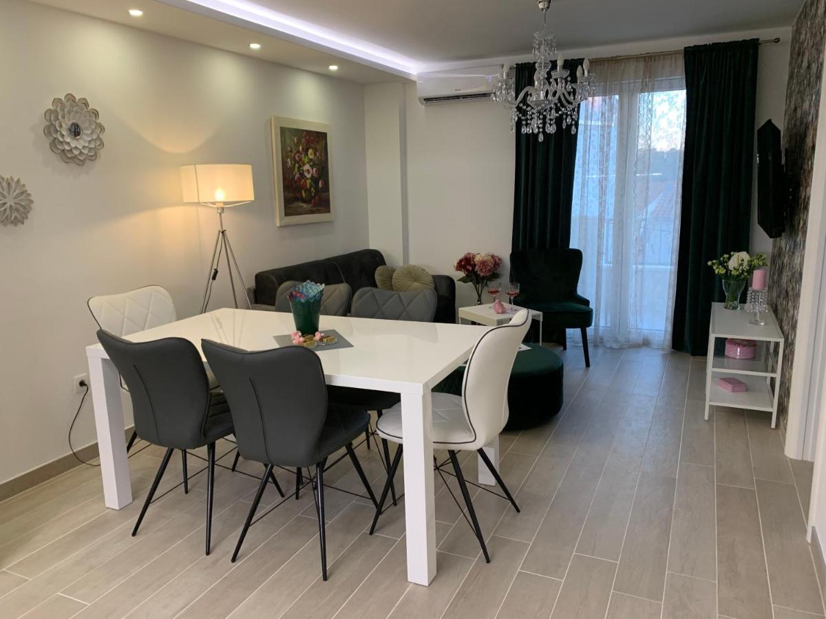 Apartman Onavi Макарска Екстериор снимка