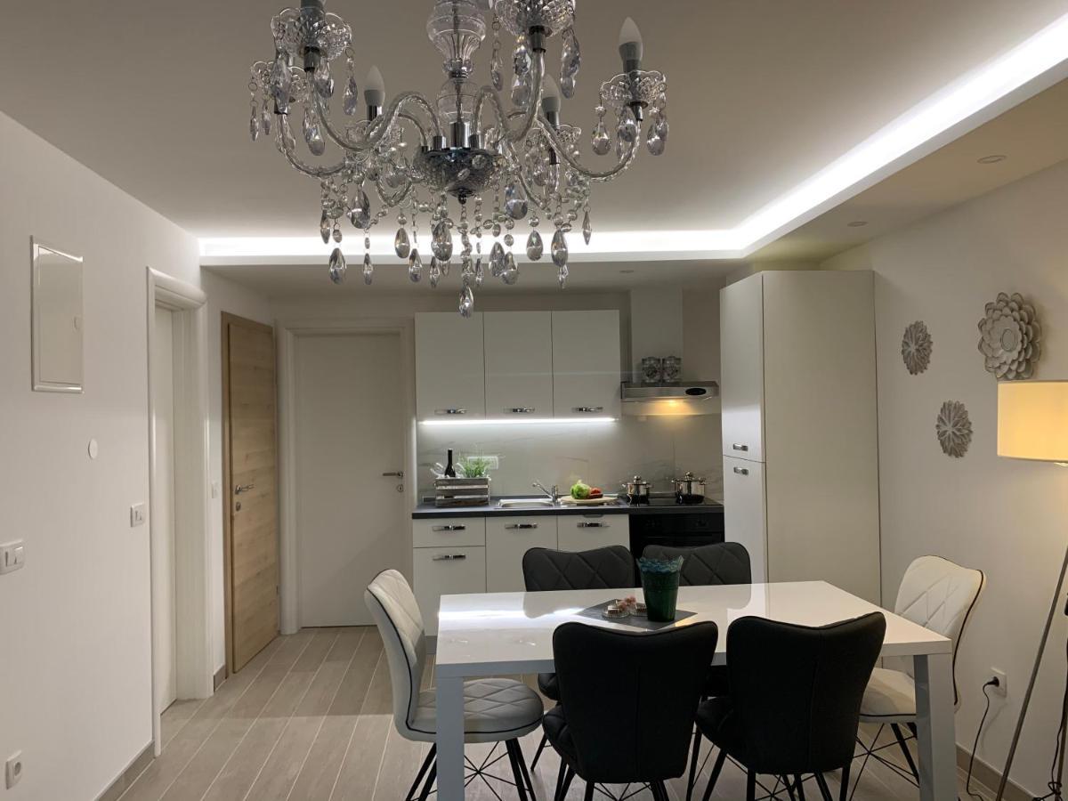 Apartman Onavi Макарска Екстериор снимка