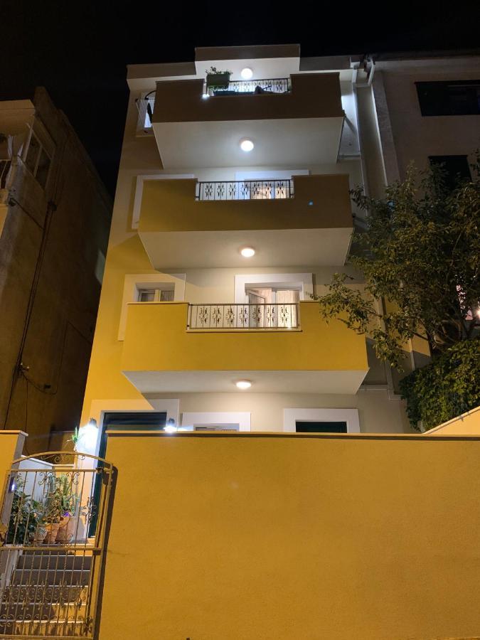 Apartman Onavi Макарска Екстериор снимка